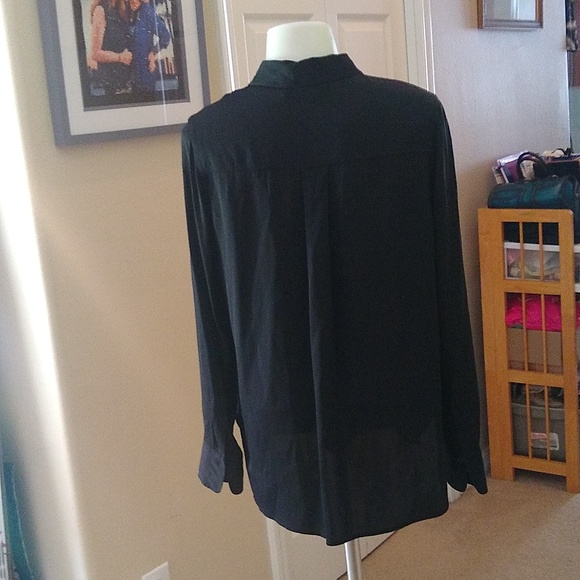 VINCE black silk blouse size small - Picture 3 of 8